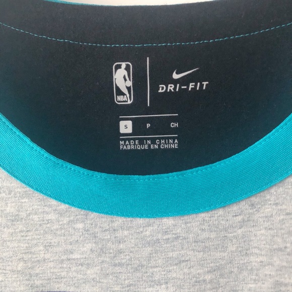 Men’s Small Charlotte Hornets NBA basketball tee - Picture 3 of 4